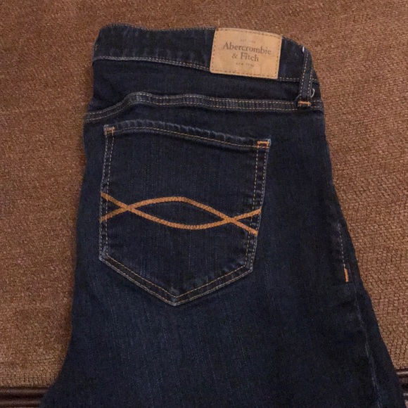 Abercrombie Dark Wash Logo Patch Skinny Jeans - Picture 4 of 4